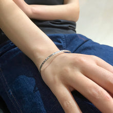 Load image into Gallery viewer, -〔UNISEX〕-  ERICKA NICOLAS BEGAY エリッカ ニコラス ビゲイ   SILVER BANGLE NO0505