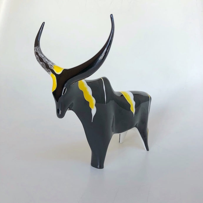 -〔PORCELAIN〕-　　AS CMIELOW チミエルフ　　PORCELAIN FIGURINE AFRICAN BUFFALO