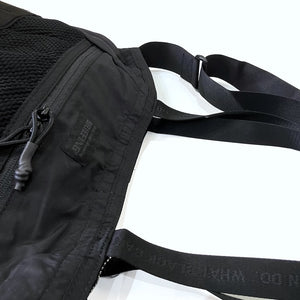 -〔UNISEX〕- 　　 WHITE MOUNTAINEERING BLK ホワイトマウンテニアリング  　　 WM × BRIEFING  2WAY SHOULDER BAG　