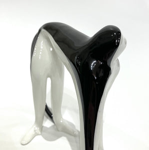 AS CMIELOW チミエルフ　　GIBBON  PORCELAIN FIGURINE