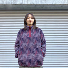 Load image into Gallery viewer, -〔UNISEX〕-　　 WHITE MOUNTAINEERING ホワイトマウンテニアリング 　　 ABSTRUCT PATTERN FLEECE PULLOVER