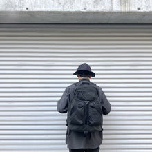 Load image into Gallery viewer, -〔UNISEX〕- 　　 WHITE MOUNTAINEERING BLK x BRIEFING ホワイトマウンテニアリング ブリーフィング　コラボレーション 　　BACKPACK