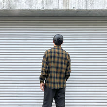 画像をギャラリービューアに読み込む, -〔MAN〕-　　WHITE MOUNTAINEERING ホワイトマウンテニアリング　　　OMBRE CHECK PATTERN PAJAMA SHIRT