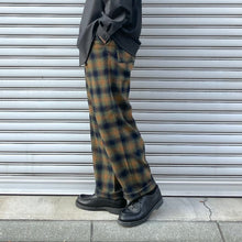 Load image into Gallery viewer, -〔MAN〕-　　WHITE MOUNTAINEERING ホワイトマウンテニアリング　　　OMBRE CHECKED PAJAMA PANTS