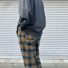 画像をギャラリービューアに読み込む, -〔MAN〕-　　WHITE MOUNTAINEERING ホワイトマウンテニアリング　　　OMBRE CHECKED PAJAMA PANTS