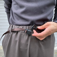 画像をギャラリービューアに読み込む, -〔MAN〕-　　WHITE MOUNTAINEERING ホワイトマウンテニアリング　　2 WAY STRECH TAPERED PANTS