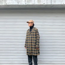 画像をギャラリービューアに読み込む, -〔MAN〕-　　WHITE MOUNTAINEERING ホワイトマウンテニアリング　　　WIDE GUSSET SLEEVE OMBRE CHECK SHOP COAT