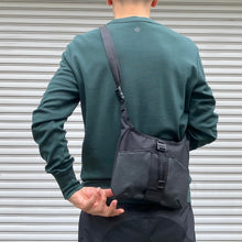 画像をギャラリービューアに読み込む, -〔UNISEX〕- WHITE MOUNTAINEERING BLK ホワイトマウンテニアリング 　　 WM × BRIEFING 　　DAILY SACOCHE