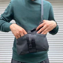 画像をギャラリービューアに読み込む, -〔UNISEX〕- WHITE MOUNTAINEERING BLK ホワイトマウンテニアリング 　　 WM × BRIEFING 　　DAILY SACOCHE