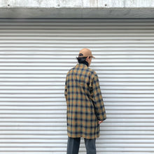 画像をギャラリービューアに読み込む, -〔MAN〕-　　WHITE MOUNTAINEERING ホワイトマウンテニアリング　　　WIDE GUSSET SLEEVE OMBRE CHECK SHOP COAT