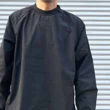 Load image into Gallery viewer, -〔MAN〕-　　WHITE MOUNTAINEERING x UMBRO ホワイトマウンテニアリング　アンブロ コラボ　　　PULLOVER