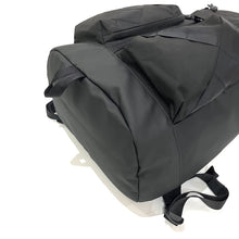 Load image into Gallery viewer, -〔UNISEX〕- 　　 WHITE MOUNTAINEERING BLK x BRIEFING ホワイトマウンテニアリング ブリーフィング　コラボレーション 　　BACKPACK