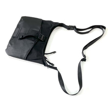 画像をギャラリービューアに読み込む, -〔UNISEX〕- WHITE MOUNTAINEERING BLK ホワイトマウンテニアリング 　　 WM × BRIEFING 　　DAILY SACOCHE