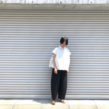 Load image into Gallery viewer, -〔WOMEN&#39;S〕-　 WHYTO ホワイト　　TUCK SLEEVES BLOUSE