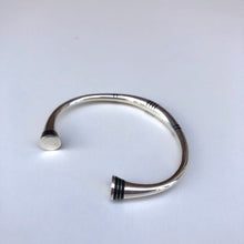 Load image into Gallery viewer, -〔MEN&#39;S〕〔WOMEN&#39;S〕-　 TUAREG JEWELRY トゥアレグ ジュエリー 　　SILVER JEWELRY A12