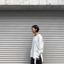 Load image into Gallery viewer, -〔WOMEN&#39;S〕-　　WHITE MOUNTAINEERING ホワイトマウンテニアリング　　SIDE BELTED LONG SLEEVES T SHIRT