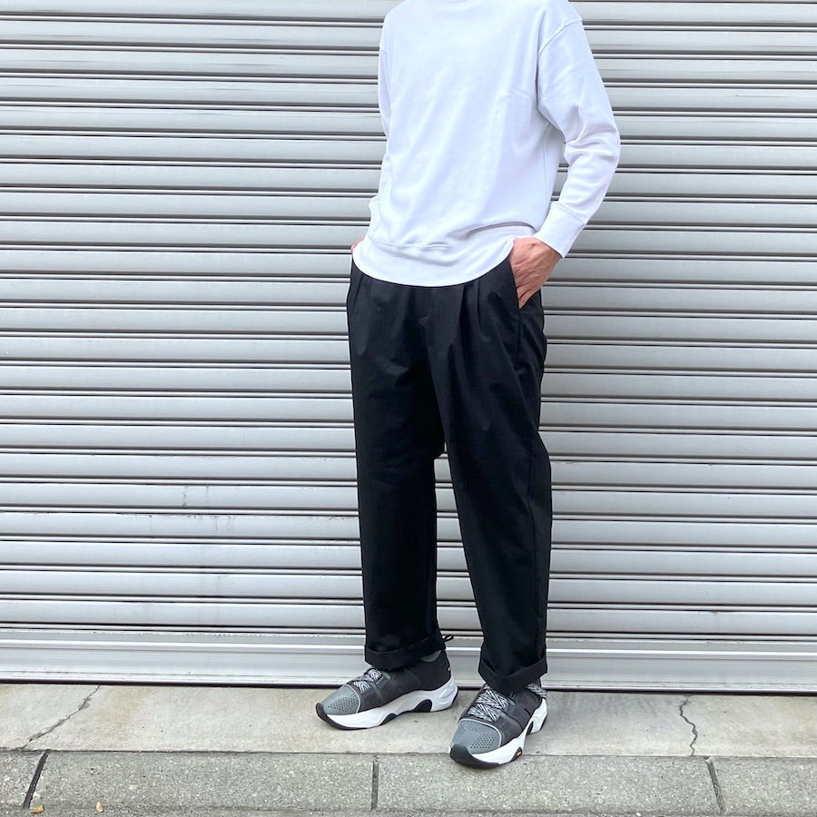 超激得安いWHITE MOUNTAINEERING 2TUCK WIDE PANTS パンツ