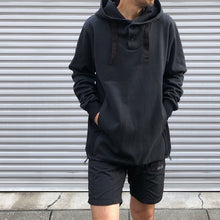 Load image into Gallery viewer, -〔MEN&#39;S〕-　　 WHITE MOUNTAINEERING ホワイトマウンテニアリング 　2 BUTTONED PULLOVER HOODIE