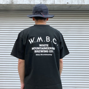 -〔MAN〕-　 WHITE MOUNTAINEERING ホワイトマウンテニアリング W.M.B.C. 　BEER T SHIRT