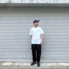 Load image into Gallery viewer, -〔MAN〕-　 WHITE MOUNTAINEERING ホワイトマウンテニアリング W.M.B.C. 　BEER EMBROIDERY T SHIRT